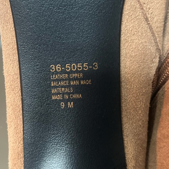 Chadwicks Camel Suede Ankle Booties. Size 9 - Picture 7 of 7